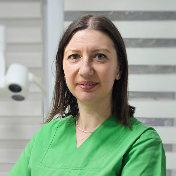 Dr. Alexandra Nicolescu